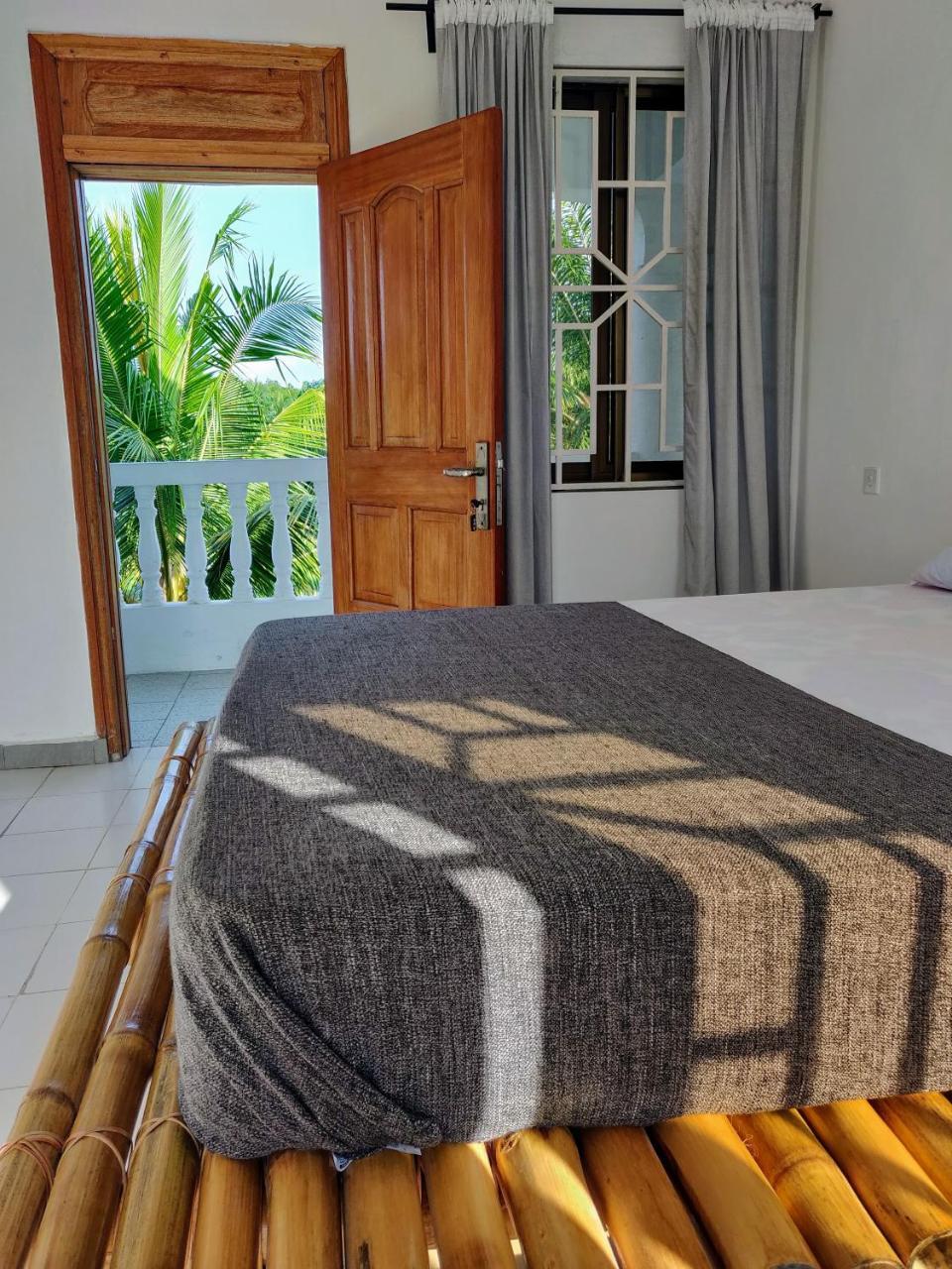 Serenity Haven Lodge Busua Exteriör bild